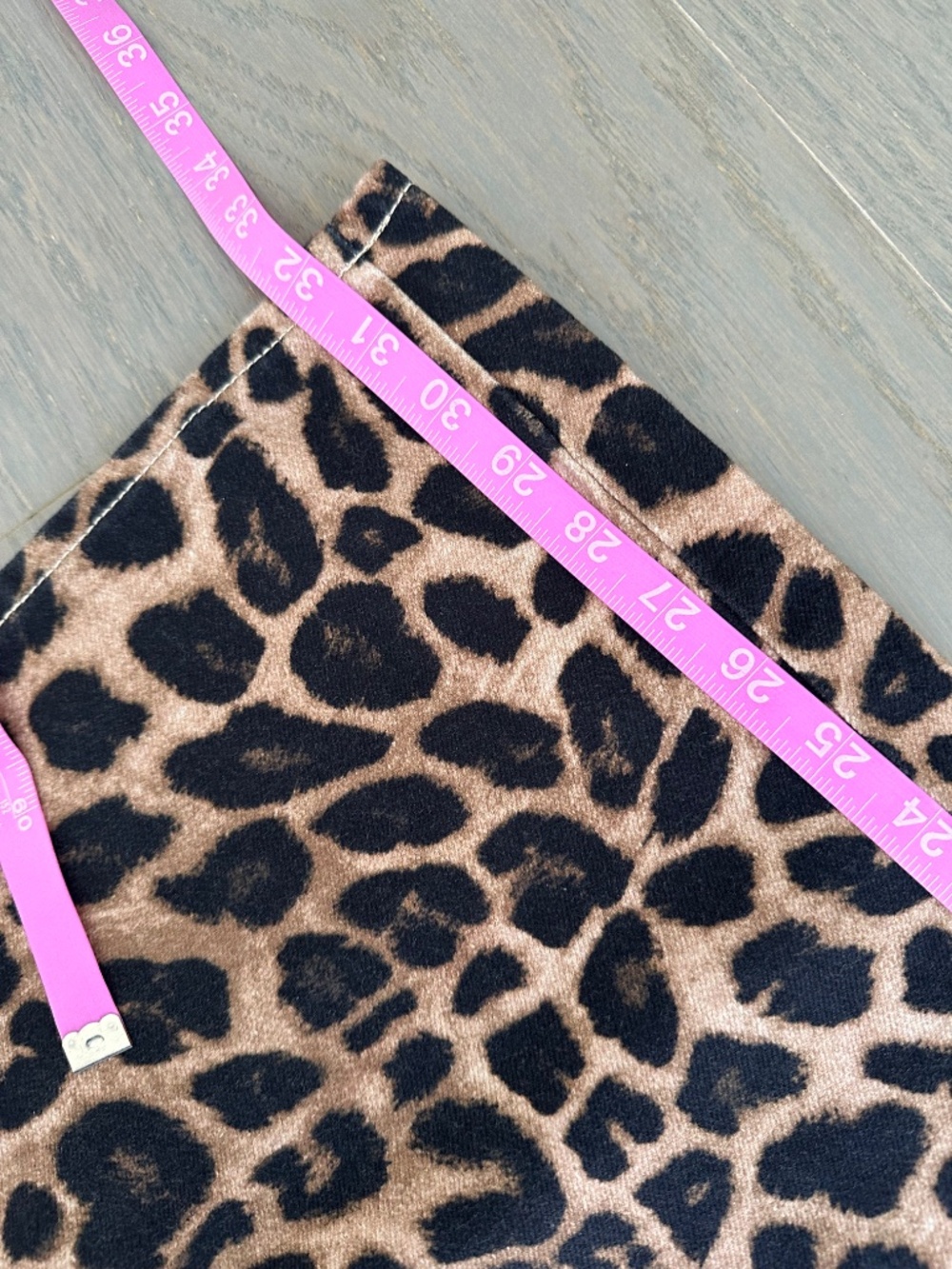 Veronica Beard TAYLOR washed leopard wide leg jeans - with tags - size 28 - Picture 5 of 9